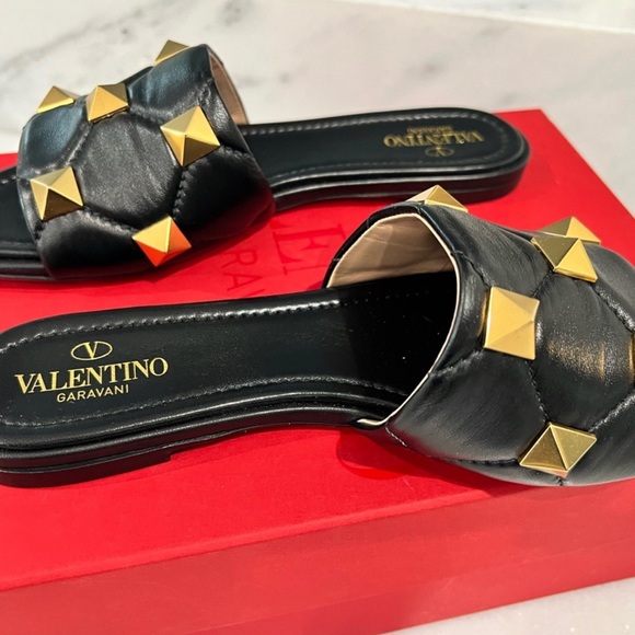 VALENTINO FLAT ROMAN STUD SLIDE
SANDAL 37.5 - Picture 2 of 6